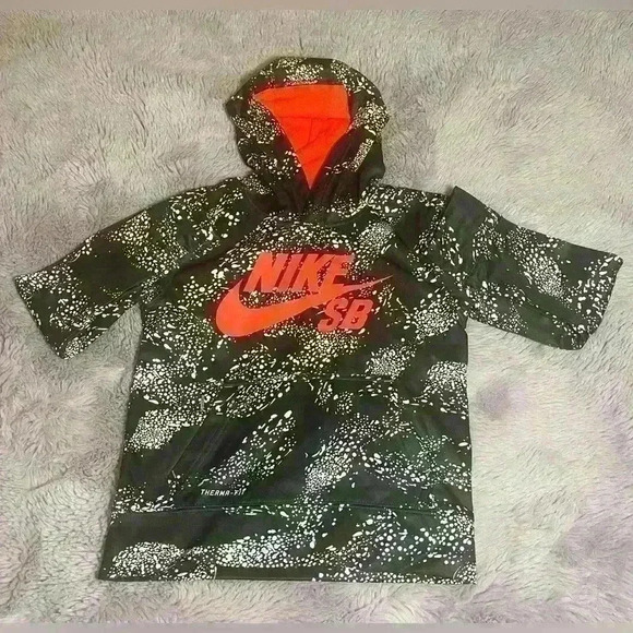 Nike SB Small Therma-Fit Hoodie - Picture 1 of 6